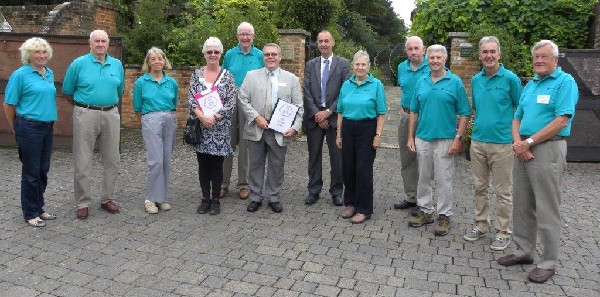 Britain in Bloom Judges with Committee and Deputy Mayor